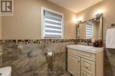 1314 MADDOCK DRIVE Oshawa (Pinecrest) Ontario photo 17