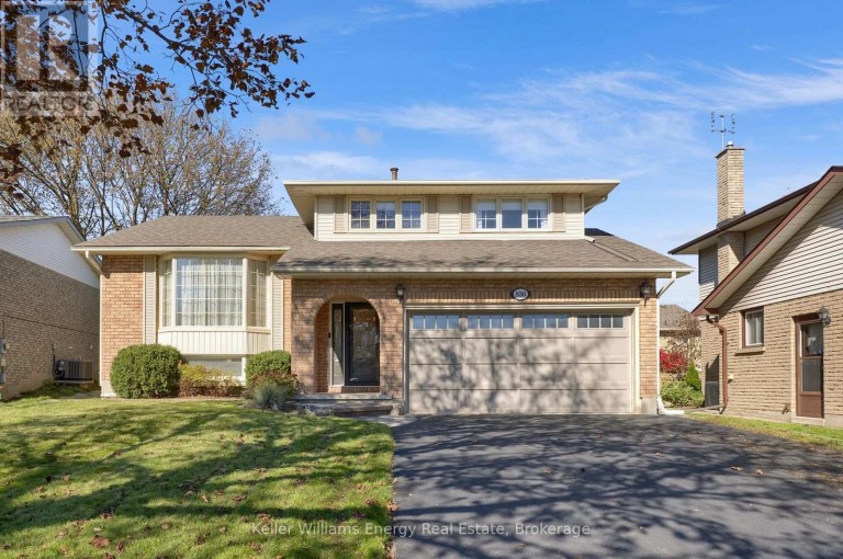 830 SAINT ANNE COURT, Oshawa (Northglen), Ontario, L1J7N1