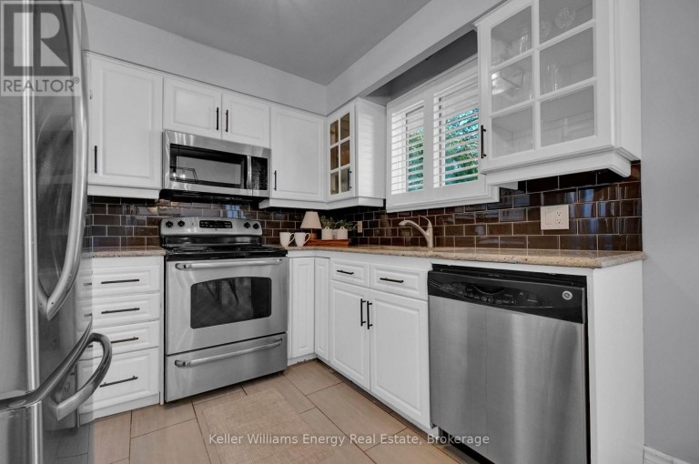830 SAINT ANNE COURT, Oshawa (Northglen), Ontario, L1J7N1