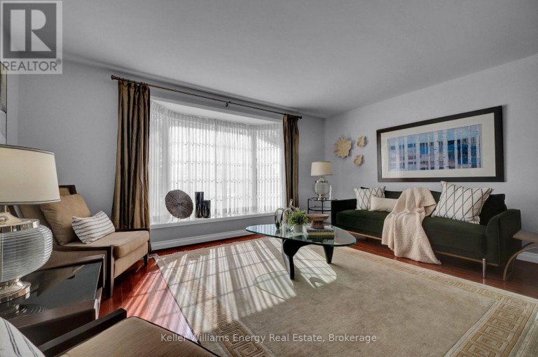 830 SAINT ANNE COURT, Oshawa (Northglen), Ontario, L1J7N1