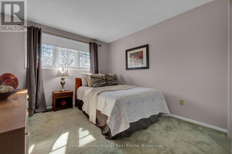 830 SAINT ANNE COURT, Oshawa (Northglen), Ontario, L1J7N1