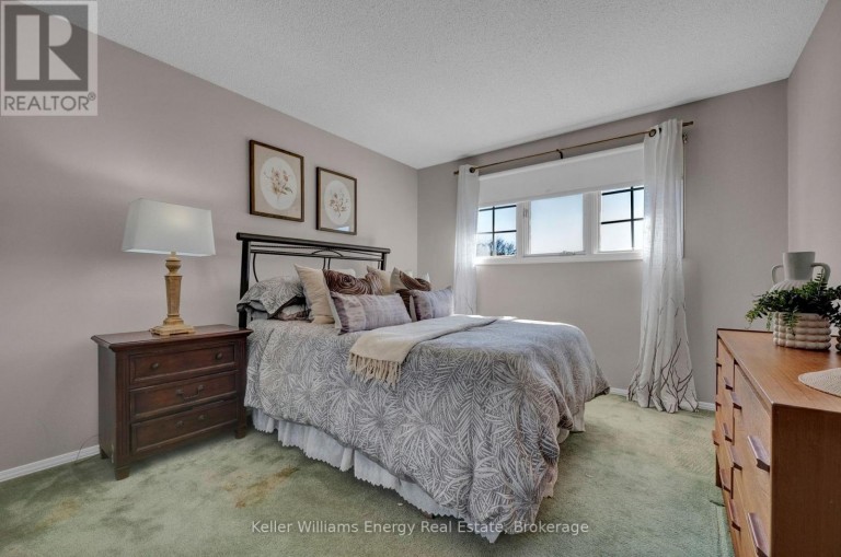 830 SAINT ANNE COURT, Oshawa (Northglen), Ontario, L1J7N1