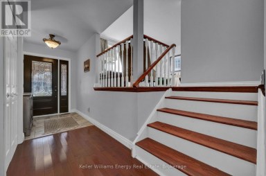 830 SAINT ANNE COURT Oshawa (Northglen) Ontario photo 3