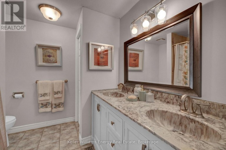 830 SAINT ANNE COURT, Oshawa (Northglen), Ontario, L1J7N1