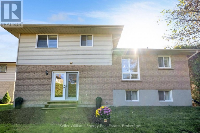 830 SAINT ANNE COURT, Oshawa (Northglen), Ontario, L1J7N1
