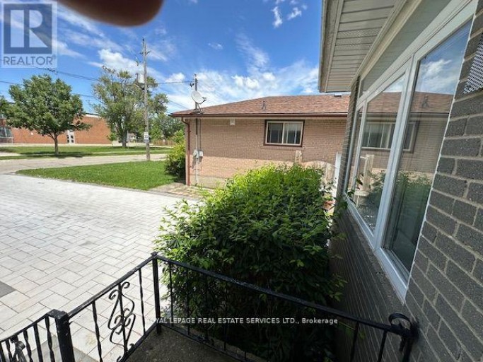 BSMT - 295 PLEASANT AVENUE, Toronto (Newtonbrook West), Ontario, M2R2R2