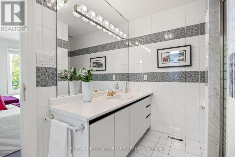 248 HADDINGTON AVENUE, Toronto (Bedford Park-Nortown), Ontario, M5M2P9