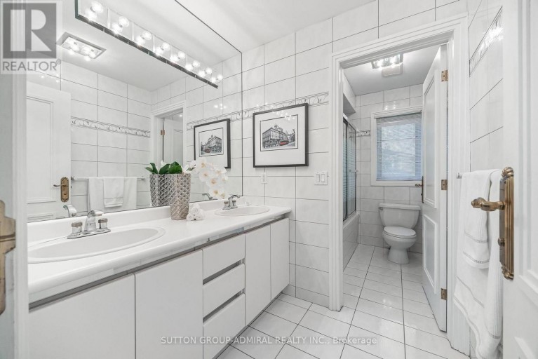 248 HADDINGTON AVENUE, Toronto (Bedford Park-Nortown), Ontario, M5M2P9