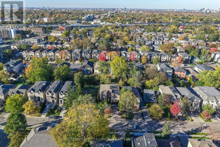 248 HADDINGTON AVENUE, Toronto (Bedford Park-Nortown), Ontario, M5M2P9