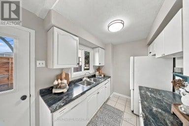 152 LONDONDERRY STREET Oshawa (Vanier) Ontario photo 15