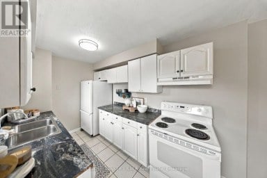 152 LONDONDERRY STREET Oshawa (Vanier) Ontario photo 16