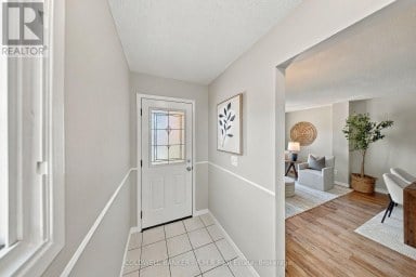 152 LONDONDERRY STREET Oshawa (Vanier) Ontario photo 3
