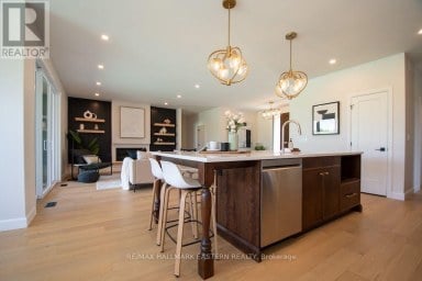 46 ALMEARA DRIVE Otonabee-South Monaghan Ontario photo 13