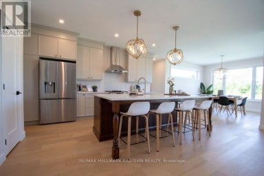 46 ALMEARA DRIVE Otonabee-South Monaghan Ontario photo 3