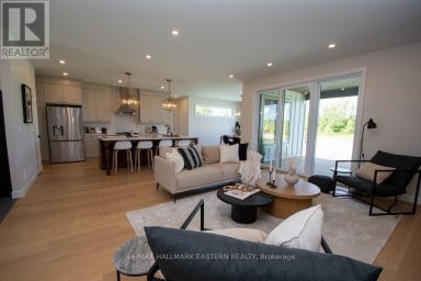 46 ALMEARA DRIVE Otonabee-South Monaghan Ontario photo 7