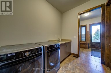 9 WINDROSE VALLEY BOULEVARD Clearview Ontario photo 40