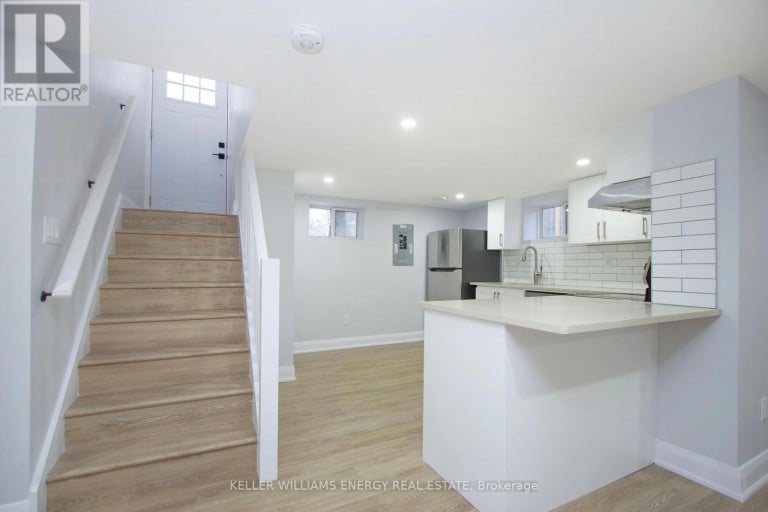 LOWER - 574 OLIVE AVENUE, Oshawa (Donevan), Ontario, L1H2R3