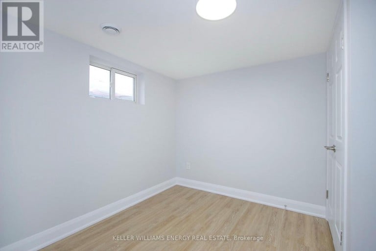 LOWER - 574 OLIVE AVENUE, Oshawa (Donevan), Ontario, L1H2R3