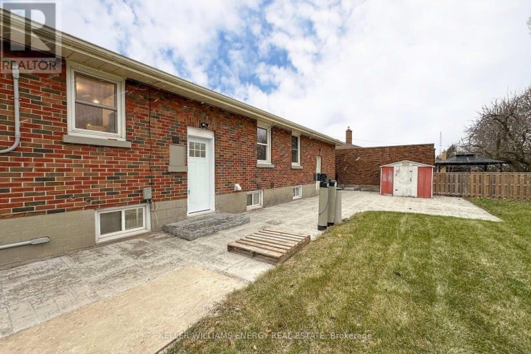 LOWER - 574 OLIVE AVENUE, Oshawa (Donevan), Ontario, L1H2R3