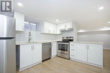 LOWER - 574 OLIVE AVENUE Oshawa (Donevan) Ontario photo 2