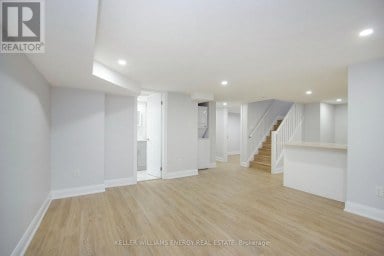 LOWER - 574 OLIVE AVENUE Oshawa (Donevan) Ontario photo 6