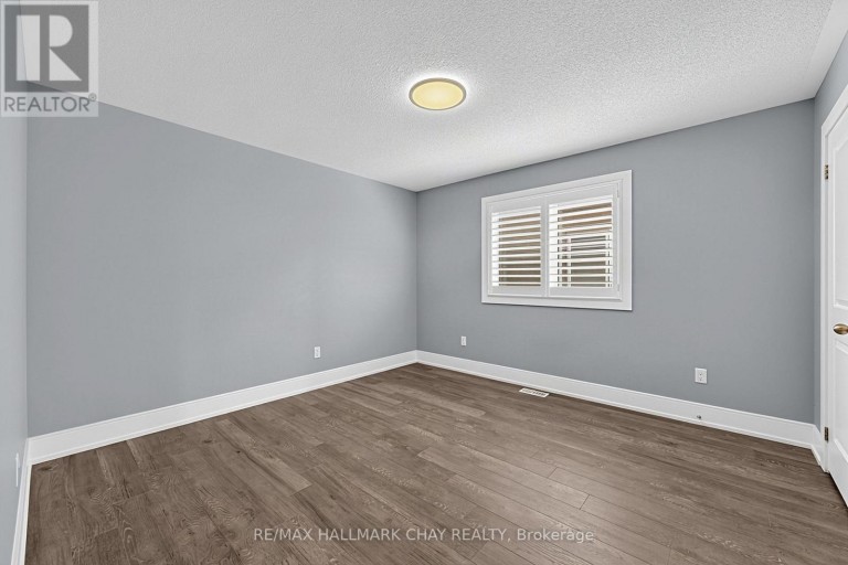 35 TYNDALL DRIVE, Bradford West Gwillimbury (Bradford), Ontario, L3Z4G6