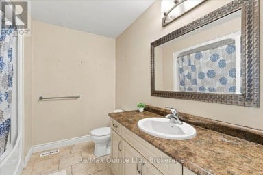 39 PRINCETON PLACE Belleville (Thurlow Ward) Ontario photo 11