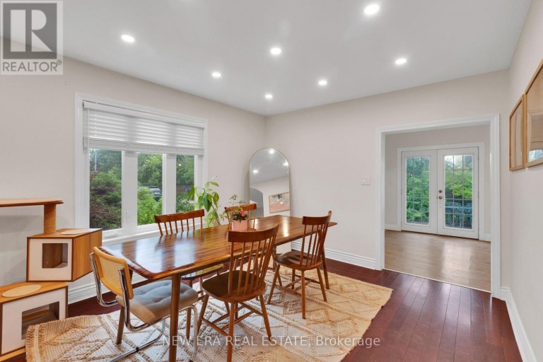 2 FOCH AVENUE, Toronto (Alderwood), Ontario, M8W3W8
