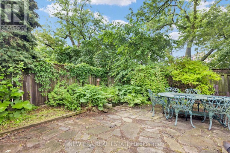 2 FOCH AVENUE, Toronto (Alderwood), Ontario, M8W3W8