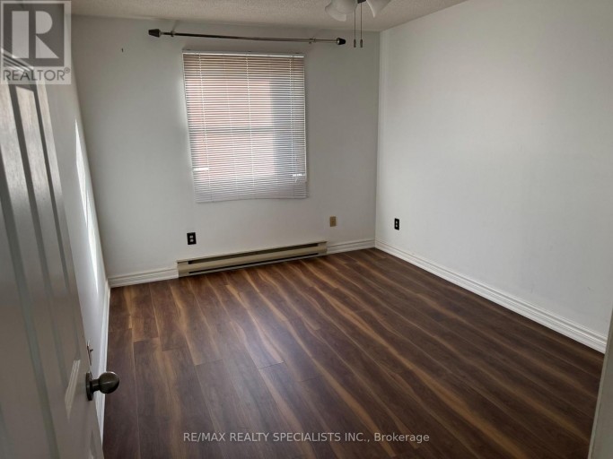 208 - 2 WALNUT STREET, St. Catharines (Oakdale), Ontario, L2T1H3