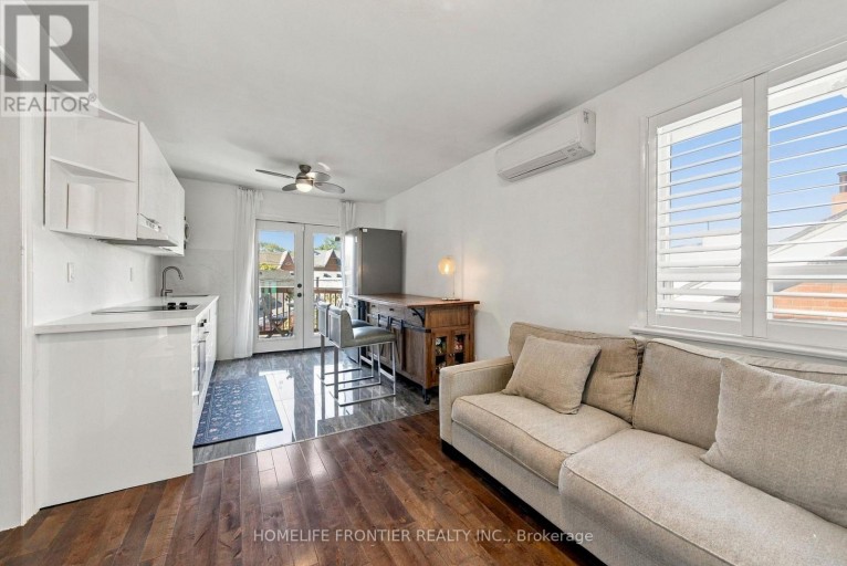 UPPER - 122 MANNING AVENUE, Toronto (Trinity-Bellwoods), Ontario, M6J2K5