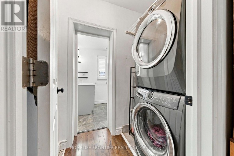 UPPER - 122 MANNING AVENUE, Toronto (Trinity-Bellwoods), Ontario, M6J2K5