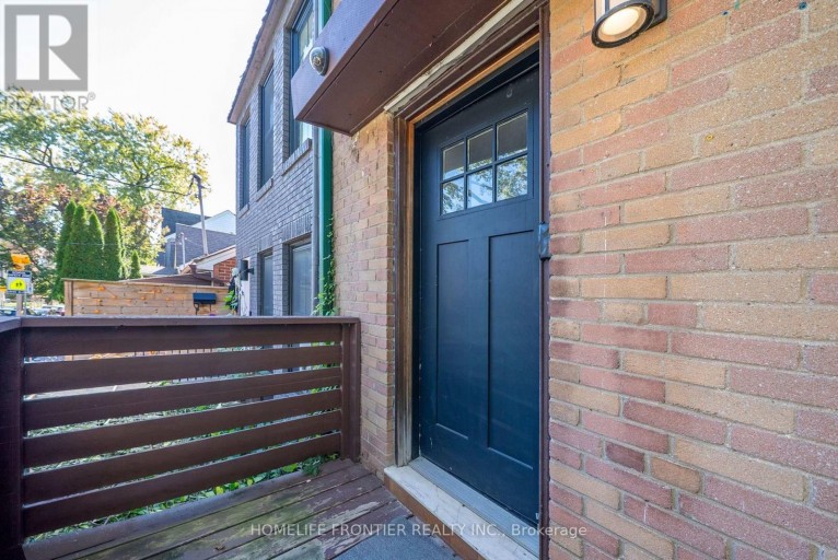 UPPER - 122 MANNING AVENUE, Toronto (Trinity-Bellwoods), Ontario, M6J2K5
