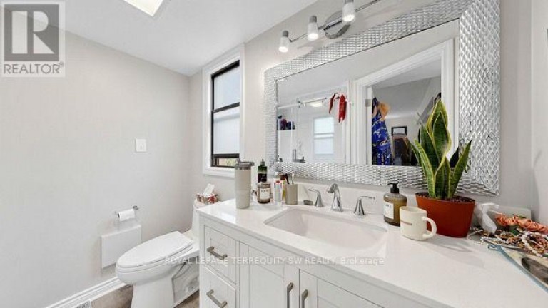 29 WINCHESTER STREET, Toronto (Cabbagetown-South St. James Town), Ontario, M4X1A6