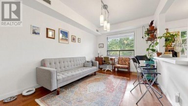 29 WINCHESTER STREET Toronto (Cabbagetown-South St. James Town) Ontario photo 4
