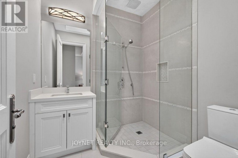119 PATRICIA AVENUE, Toronto (Newtonbrook West), Ontario, M2M1J3