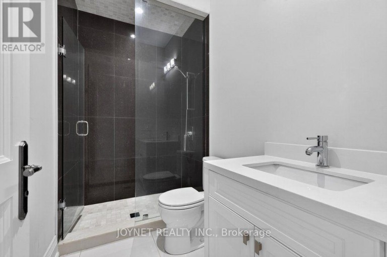 119 PATRICIA AVENUE, Toronto (Newtonbrook West), Ontario, M2M1J3