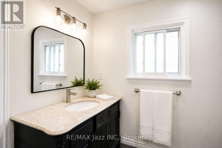 304 ANNES STREET, Whitby (Lynde Creek), Ontario, L1N5V6