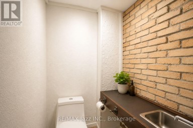 304 ANNES STREET Whitby (Lynde Creek) Ontario photo 16