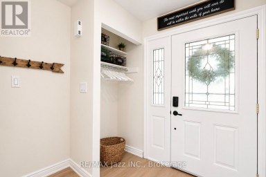 304 ANNES STREET Whitby (Lynde Creek) Ontario photo 3
