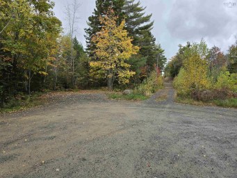 Riverview Drive Bridgewater NS photo 3