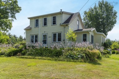 18665 Highway 103 Middlewood NS photo 1